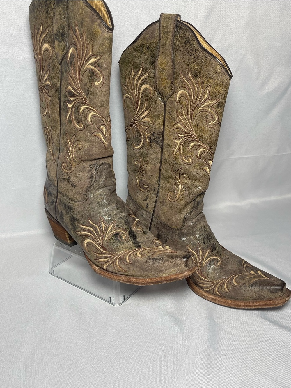 Circle G Distressed Embroidered Cowboy Boots Women’s 9M